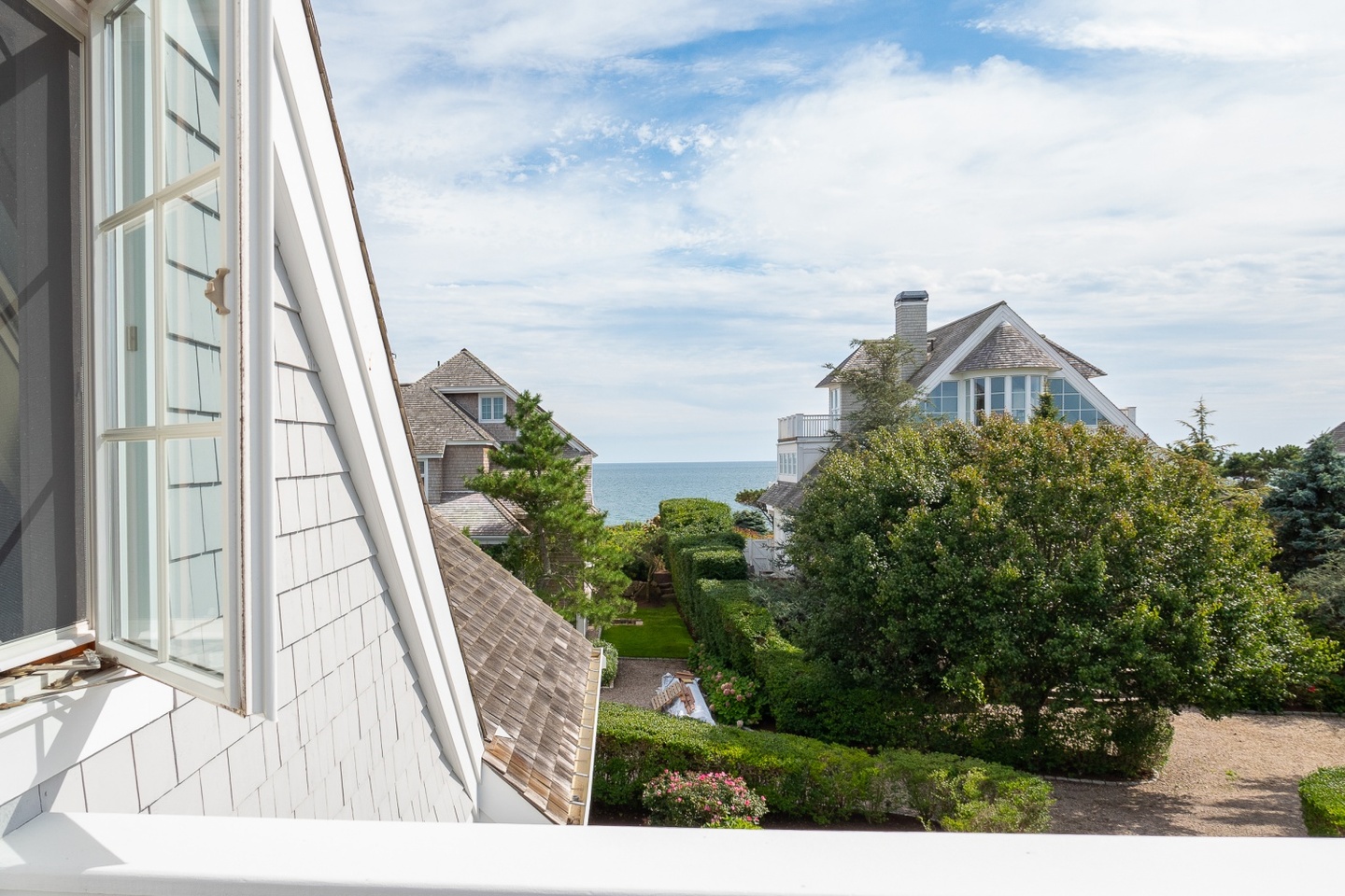 For Lease 122 Shore Drive West, Mashpee, MA 02649 4 Beds / 3 Full