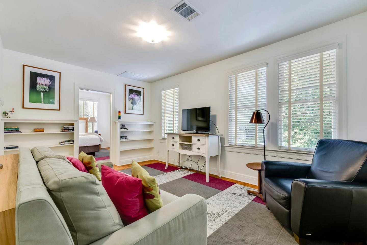 Sold Austin, TX 78704 9 Beds / 10 Full Baths Price Available Upon