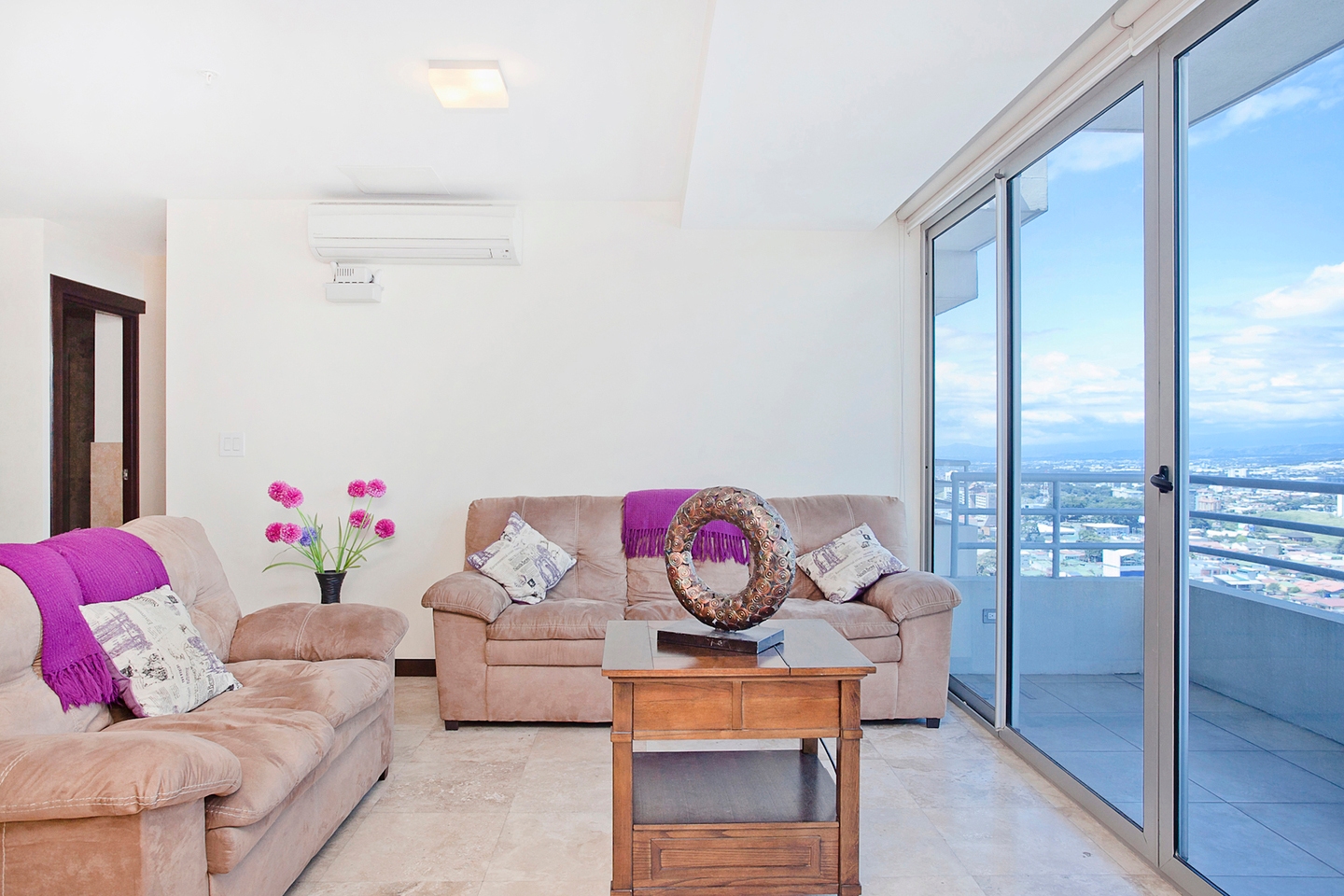 Sold Torres Paseo Colon 3 Bedroom Furnished Top Floor Condo, A2603
