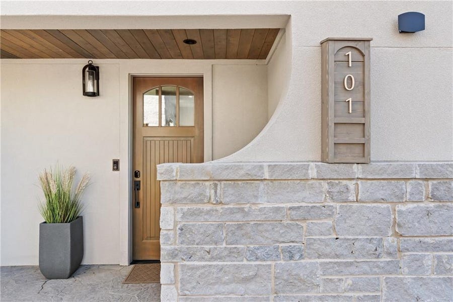 Lindsey Roberson Austin Moreland Properties, Inc.