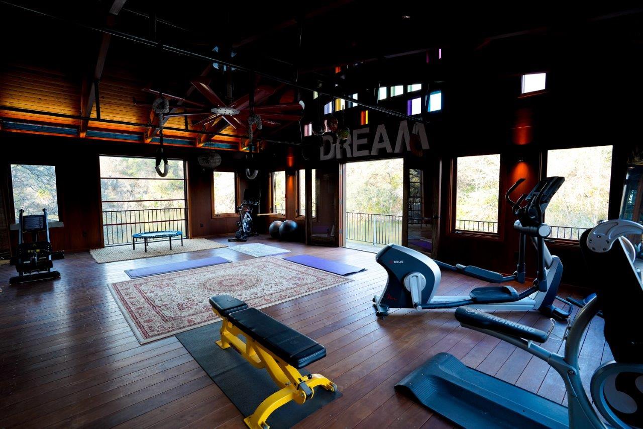 3706 Meadowbank Dr, Austin, TX 78703