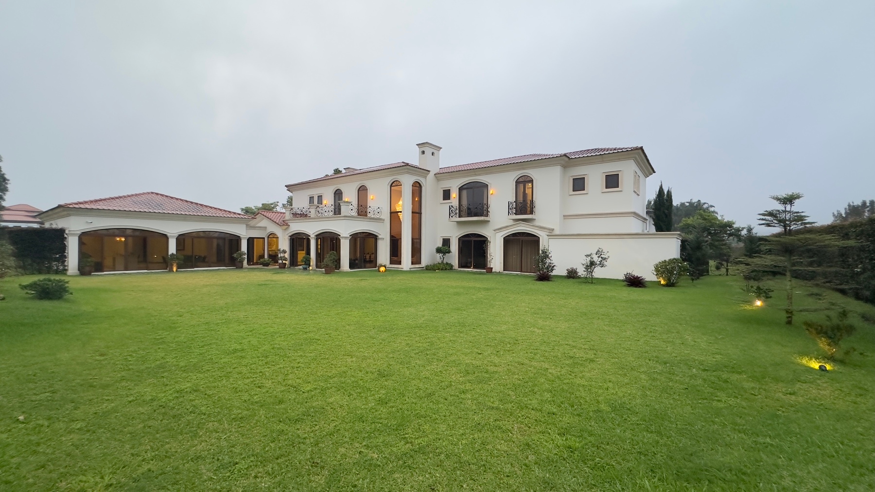 Monteran, Timeless Luxury Estate, Monteran, Curridabat, Granadilla 